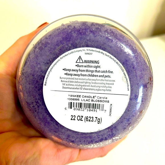 Lilac Blossom Yankee Candle - Picture 3 of 4